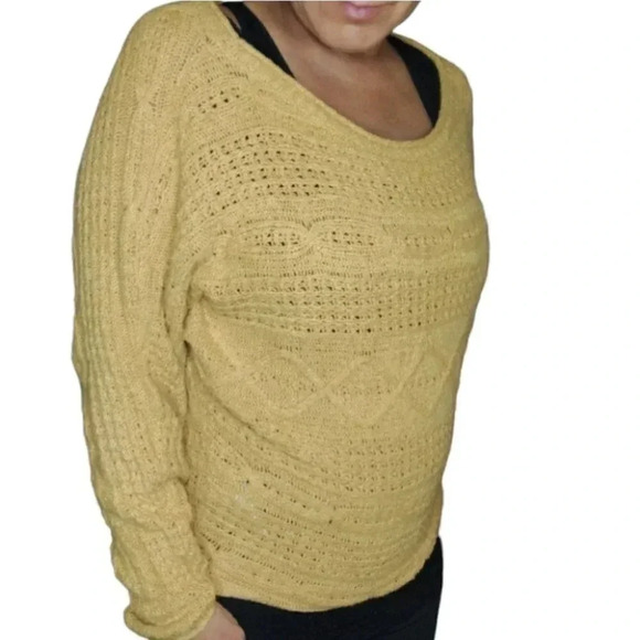 Abercrombie & Fitch Mustard Colored Sweater Size XS - Picture 3 of 13